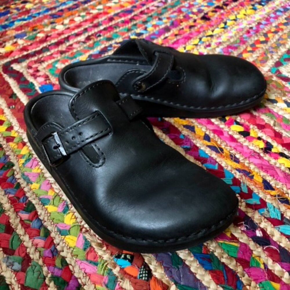 Tatami by Birkenstock black leather buckle clogs size W9/ M7 - EU 40